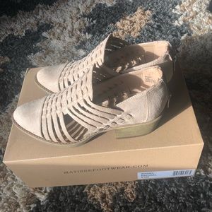 NWT Coconuts by Matisse Ankle booties